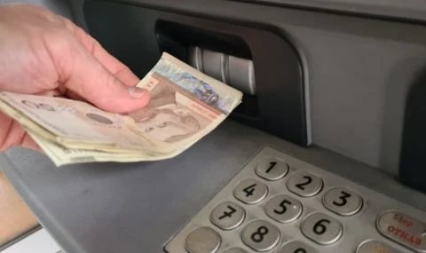Две жени от Разградско прилапаха 100 бона с измамна схема, ето каква е била тя