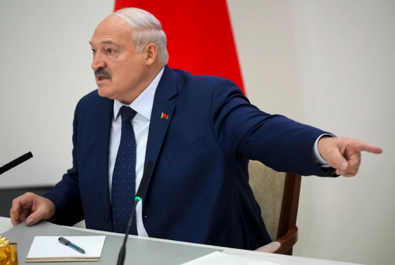 Лукашенко с изненадващ ход, даде властта в ръцете на...
