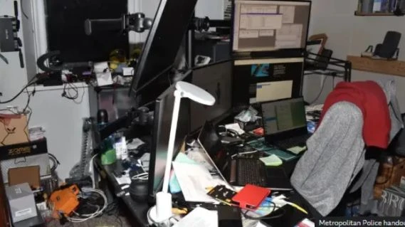Зрелищно ВИДЕО показва как ченгета закопчават лидера на българските шпиони на Острова 