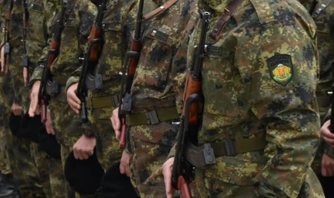Бивш военен министър каза ще се върне ли задължителната казарма 