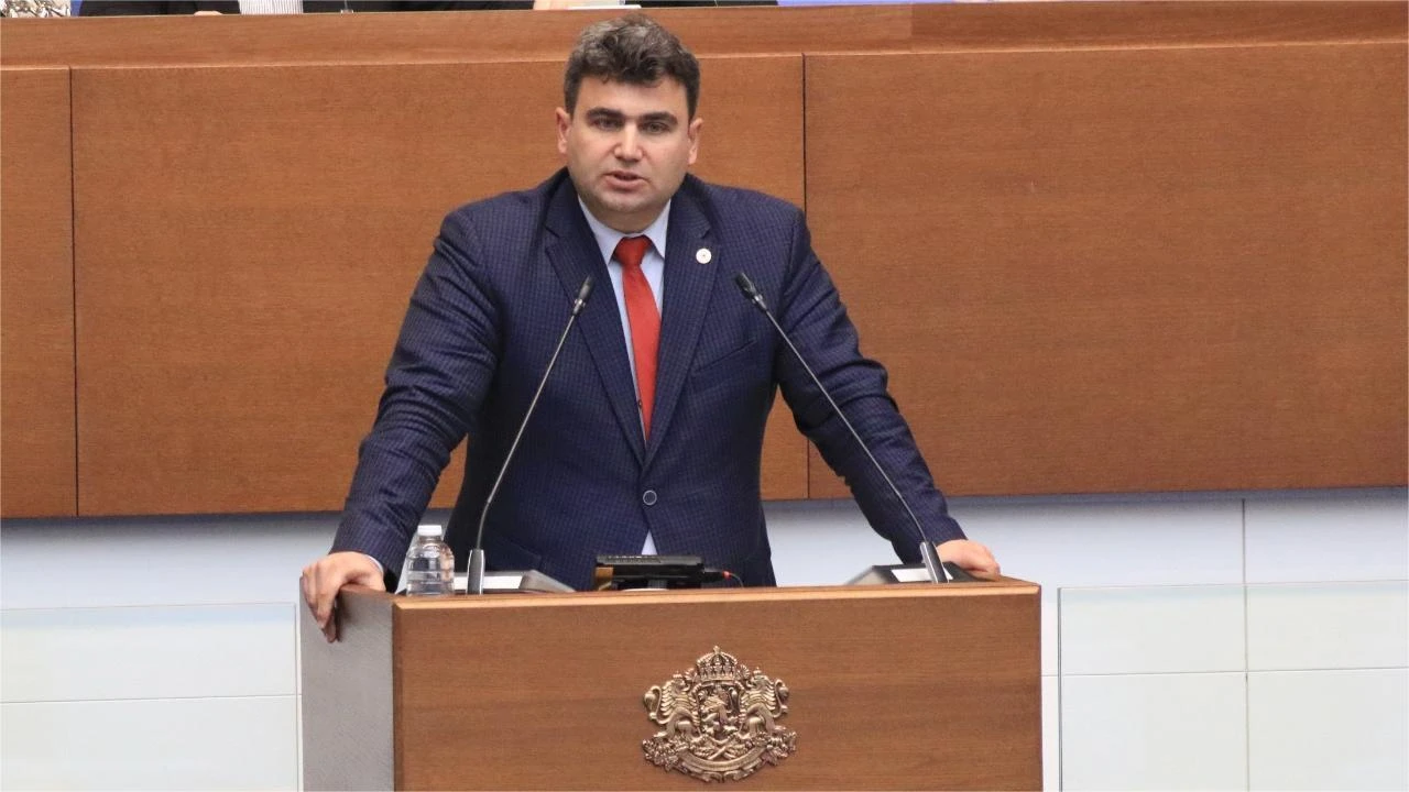 Драгомир Стойнев: Защо КС не сезира прокуратурата за липсващите бюлетини, а решава да занули гласове на български граждани?