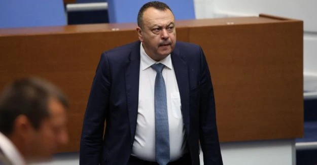 Гръмовен скандал! Хамид Хамид осветли любовна афера на шефката на ЦИК със... БЛИЦ Live
