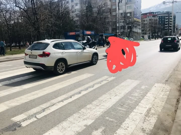 Кървав кошмар с БМВ и дете в София, коментар за щетите по колата взриви мрежата СНИМКИ 