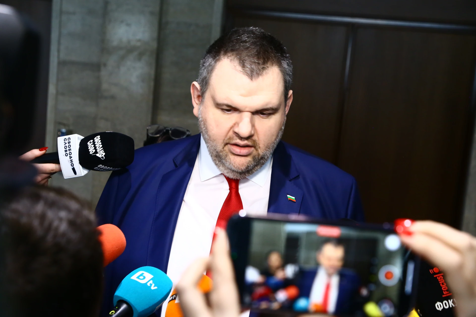 Пеевски се закани на „Величие“ след малобройния протест: Хуни, които са се разпасали из София!