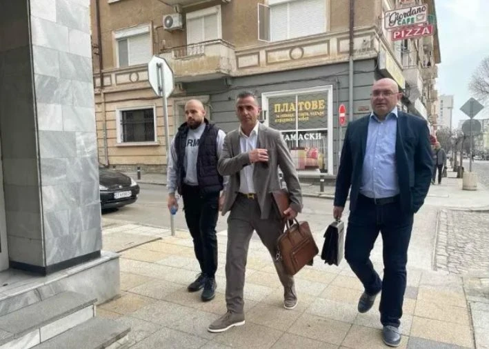 Кошмар за двама полицаи заради смъртта на арестант в Казанлък