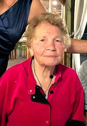 Виждали ли сте Вангелия, търсят я под дърво и камък СНИМКИ