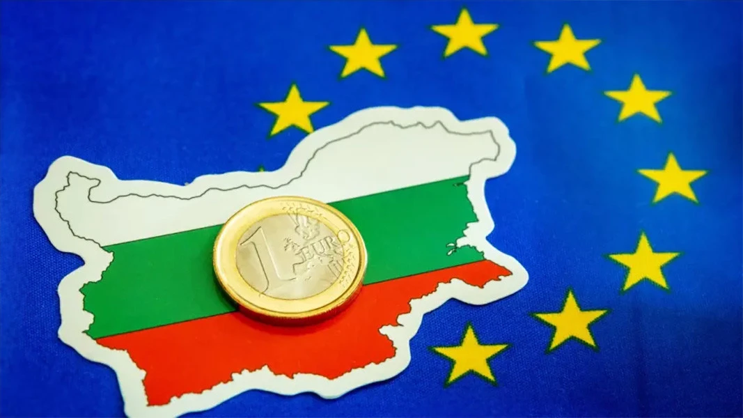 Истина ли е? Приемаме еврото - заплатите скачат със 120%, ето кога