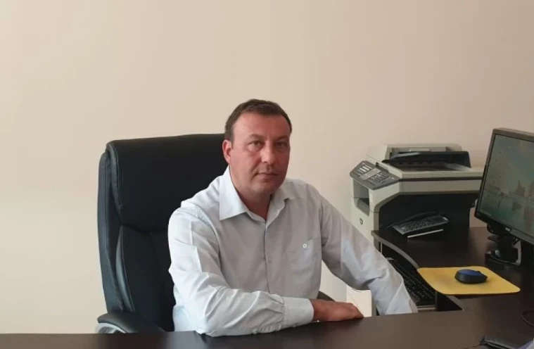 Ясно кой е училищният директор, направил си басейн от злоупотреби със средства СНИМКА 