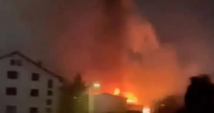 Моментът на ужаса! ВИДЕО показа как е пламнала дискотеката в Кочани 