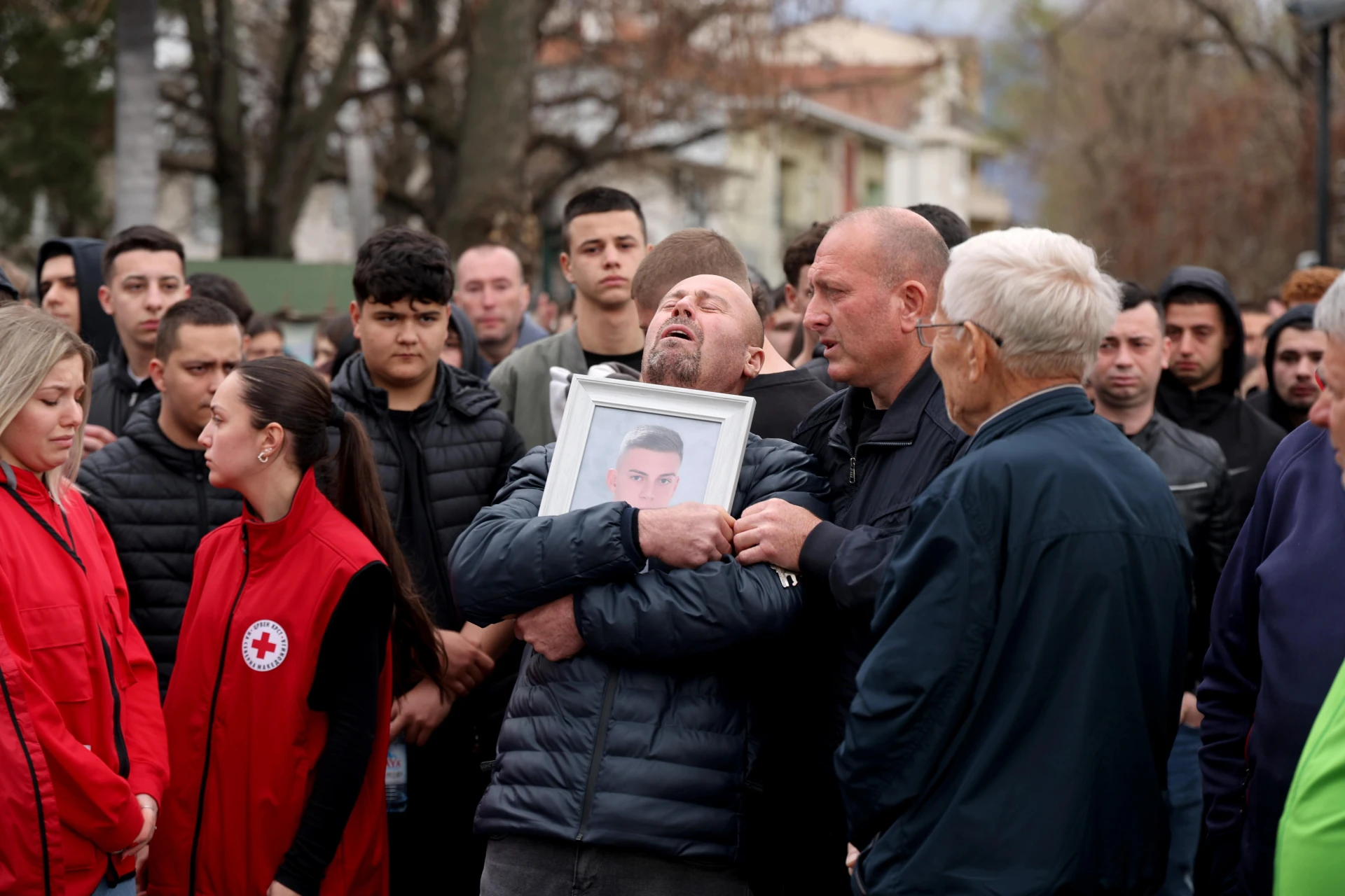 Хиляди деца изпълниха улиците в Щип: Смърт на корупцията, искаме справедливост! ВИДЕО