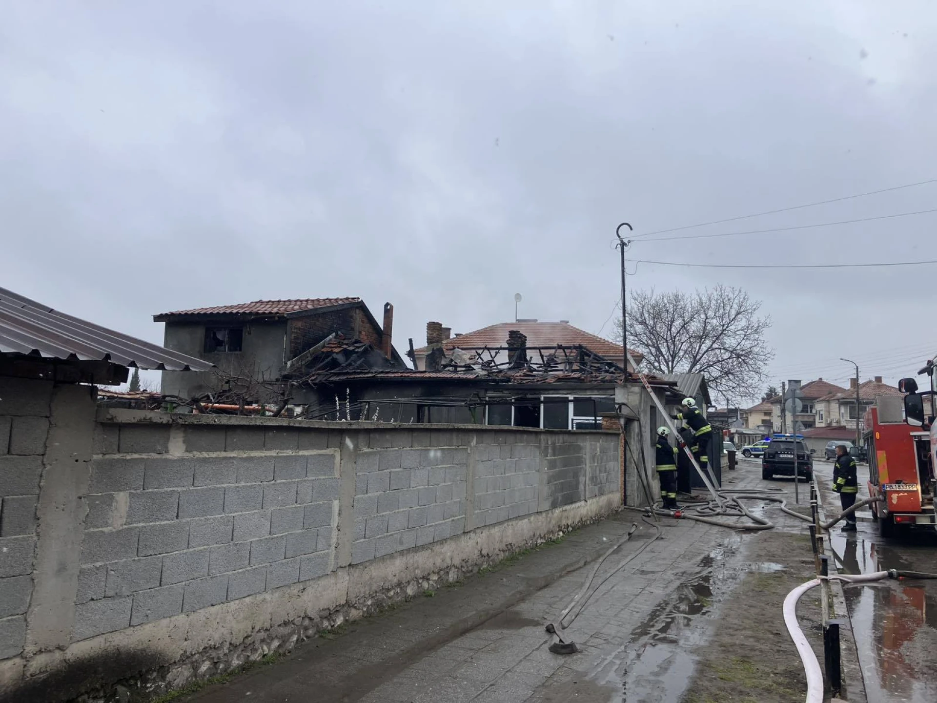 Взрив в къща край Пловдив, има ранена СНИМКИ 