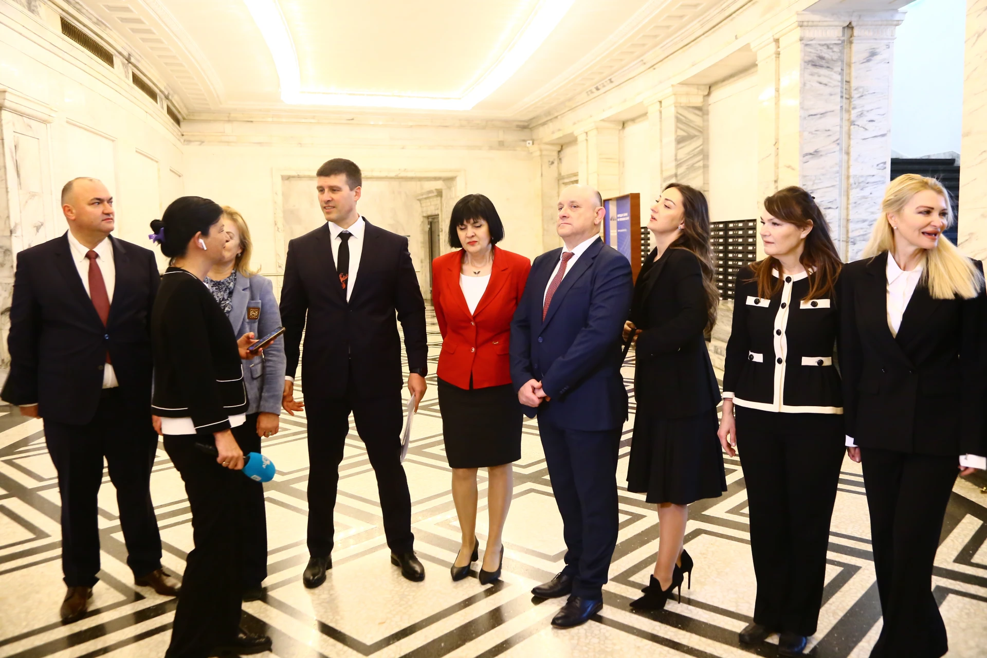 Изненадваща развръзка със скандала между Ивелин Михайлов и депутатите му Видео