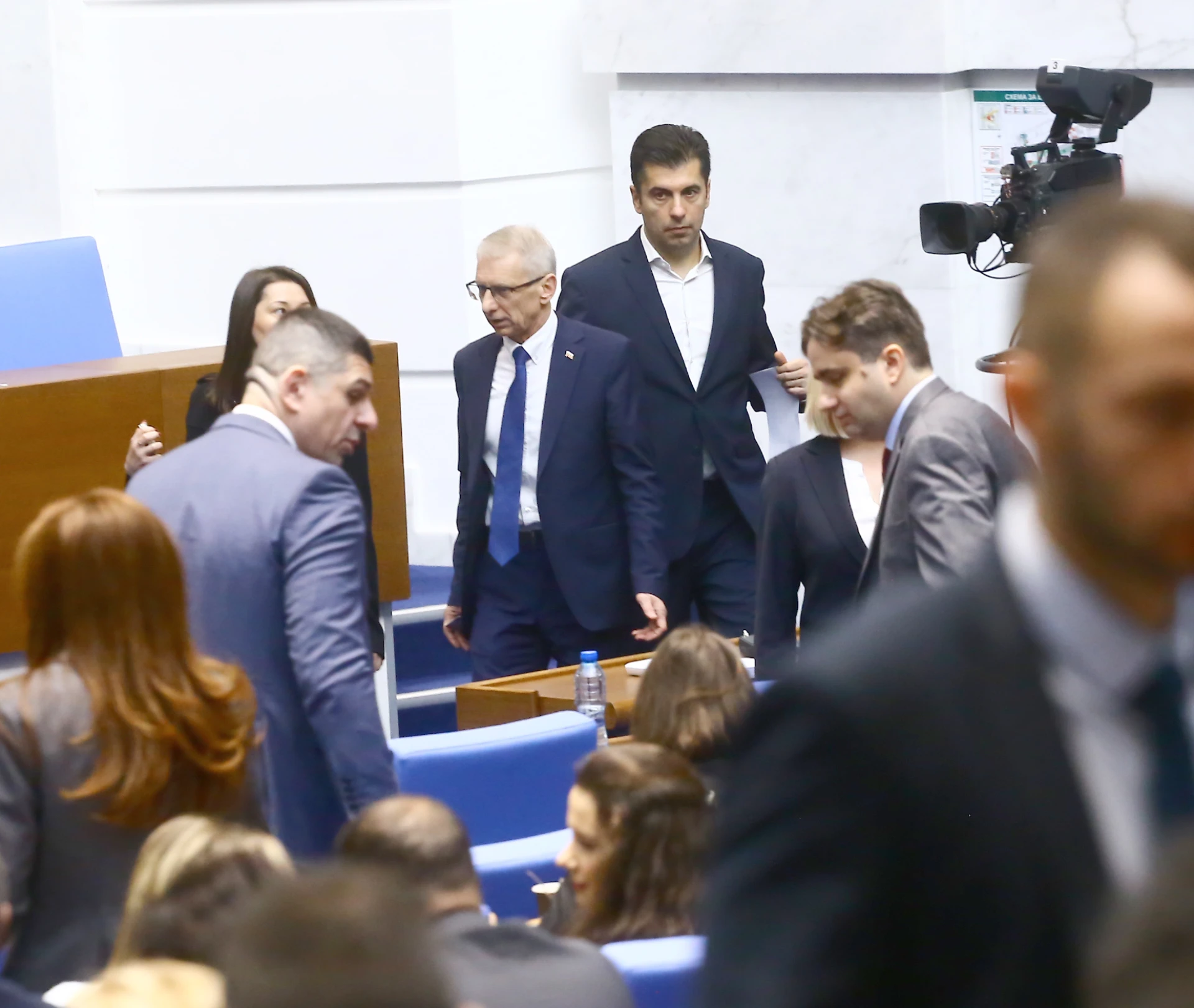 Страшен скандал! "Възраждане" спретнаха невиждан номер на ПП-ДБ