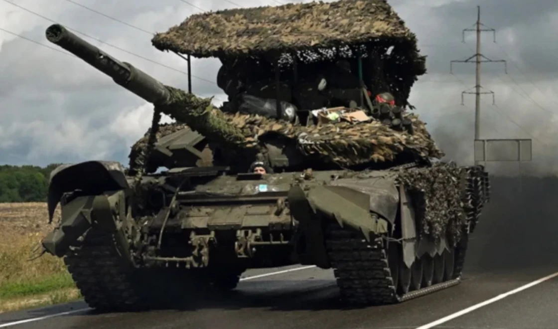 Military Watch Magazine: Русия разположи нови и тунинговани танкове