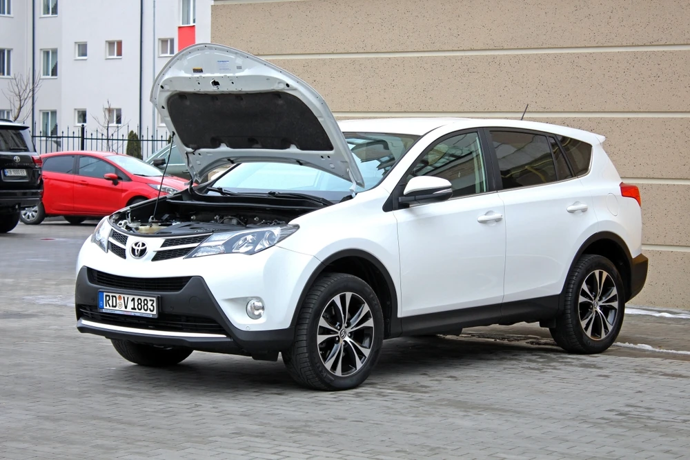 Масов проблем при Toyota RAV4: Собствениците готвят колективен иск