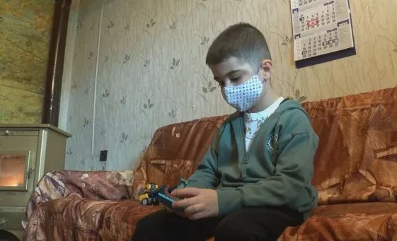 Да помогнем: 6-г. Илиян продава играчките си, за да събере пари за лечение