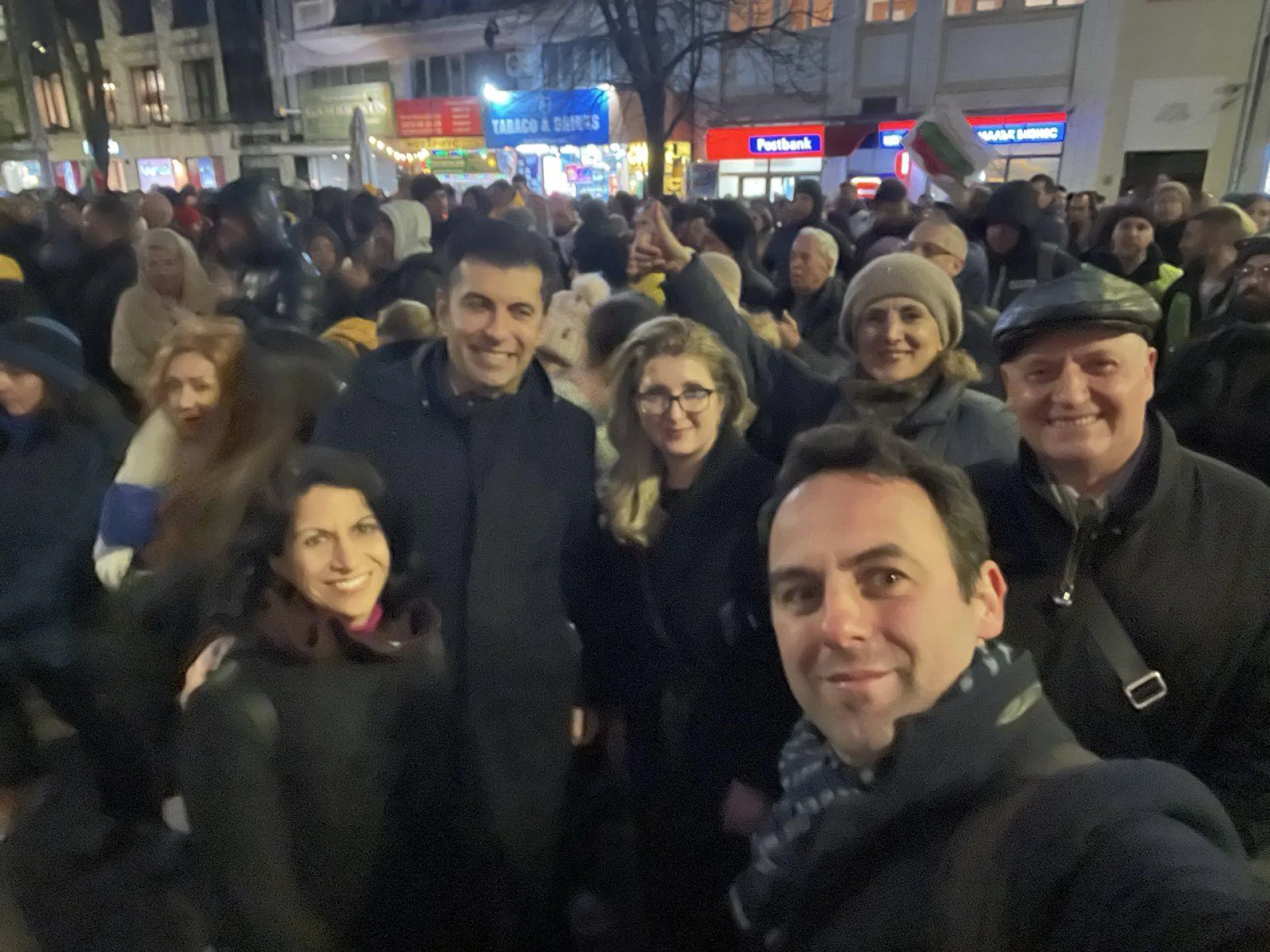 Мафията се събра на протест срещу Пеевски