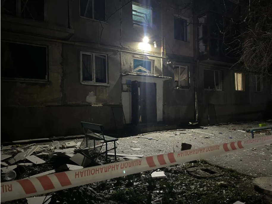 Русия атакува Кропивницки с "Шахеди": Поразени са жилищни сгради, има пожари ВИДЕО