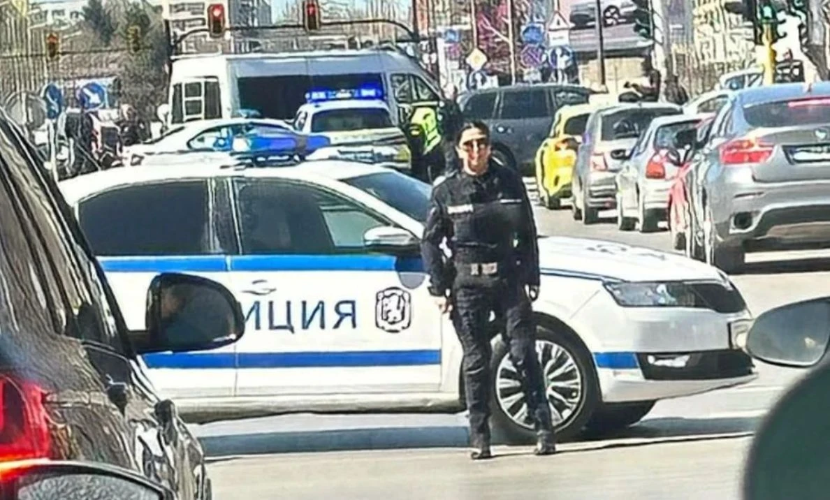 Полицаи отцепиха ключов булевард в София, лее се кръв СНИМКА