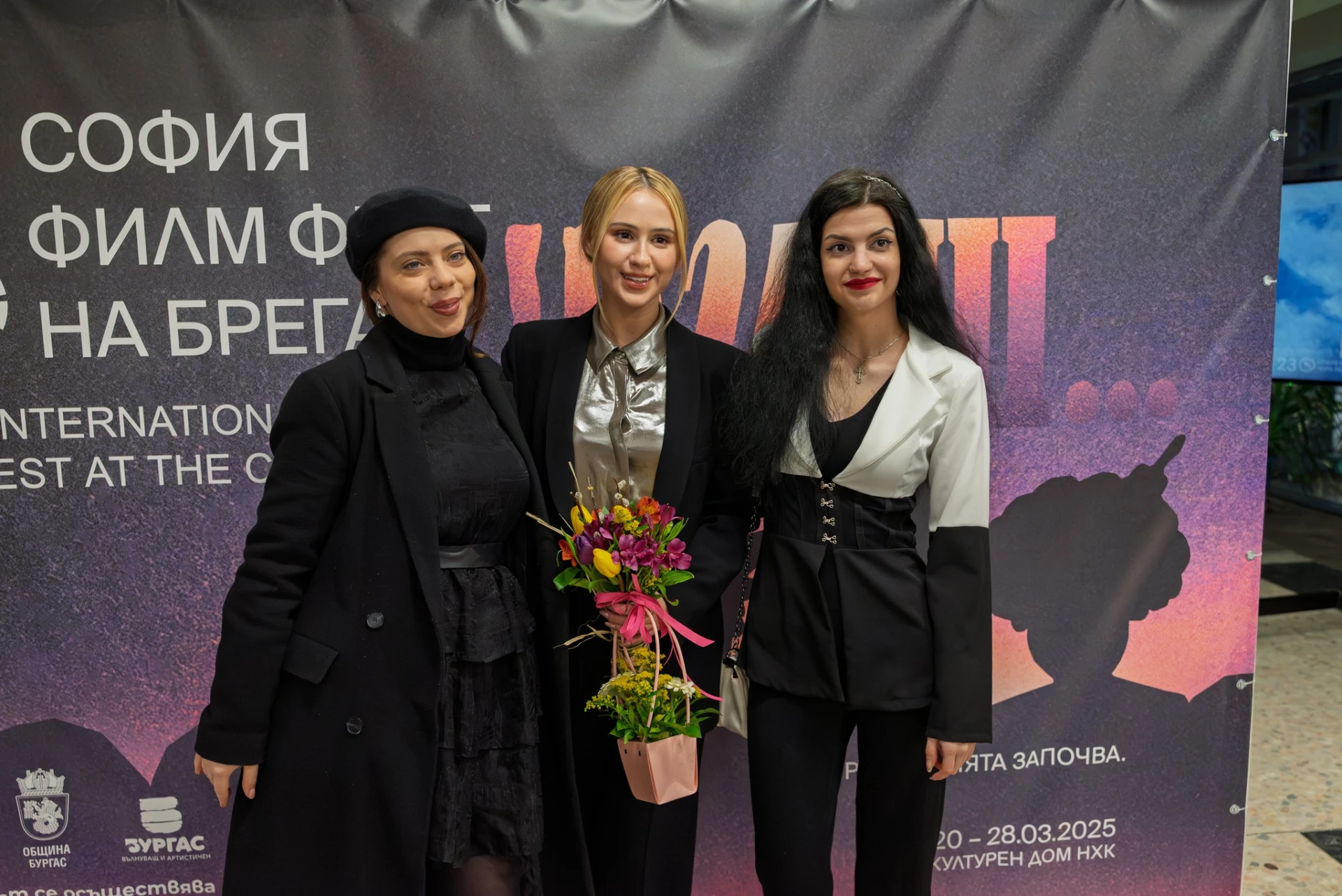 Всички очи са вперени в Мария Бакалова, какво направи това момиче в Бургас? СНИМКИ