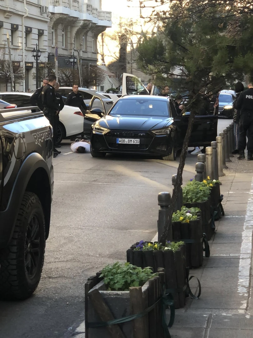 Зрелищен арест на опасни бандити в центъра на София СНИМКИ 