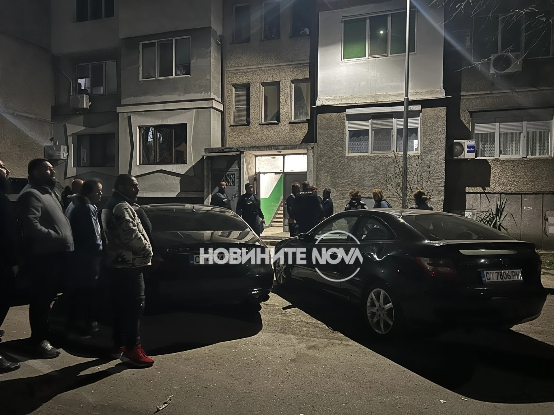 Извънредно: Почерня от спецчасти пред този блок в Казанлък, ето какво се случва СНИМКИ 