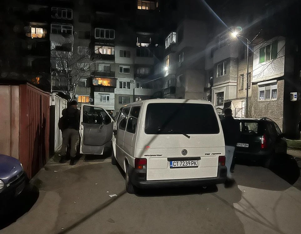 Заложническата драма в Казанлък завърши със... СНИМКИ 