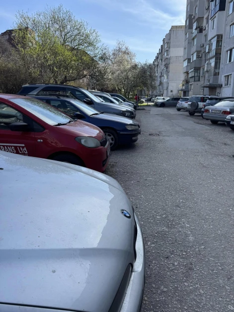 Такова предупреждение да не се паркира кола досега не е имало, България е изумена СНИМКА