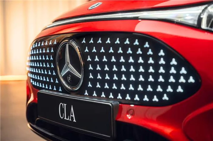 Експерти посочиха плюсовете и минусите на най-евтиния седан Mercedes