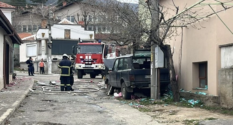 Извънредно! Мощен тътен край Казанлък, взривиха... СНИМКИ 