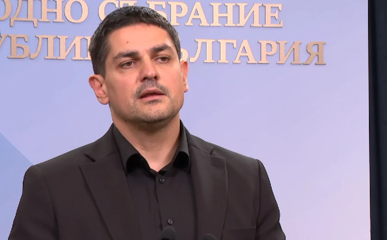 Адвокат: Кой е разпънал шатра над лицето с гел?