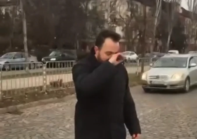 "Вик за помощ": Почернената майка на Димитър, скачал под колите в София, разплака мрежата
