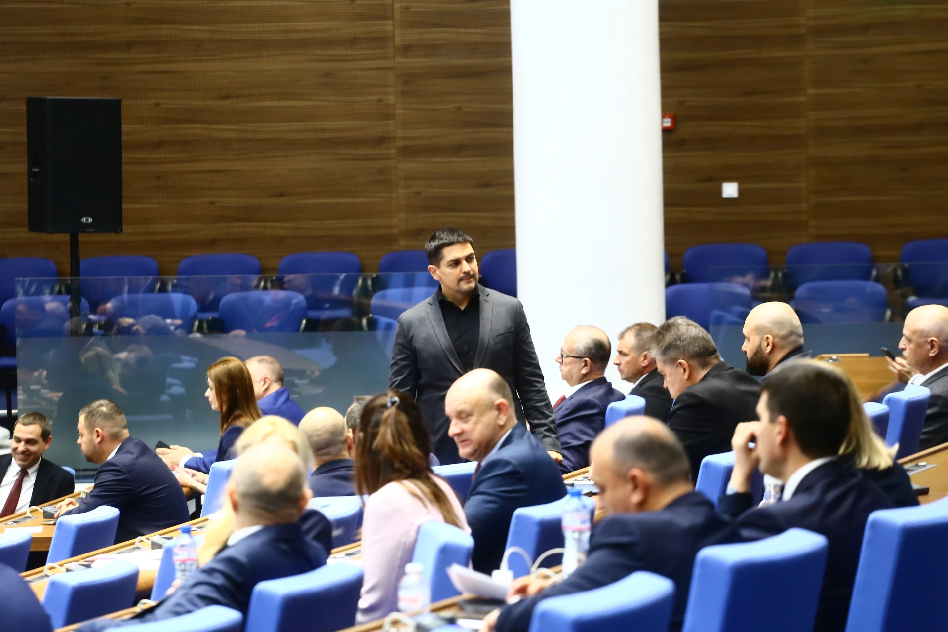 Ще мирне ли най-накрая? Василев си върна важния парламентарен пост 