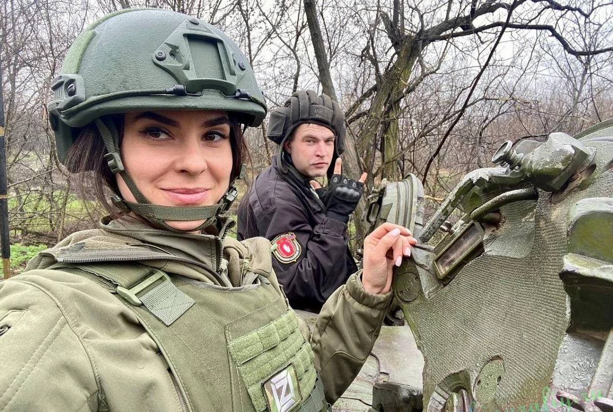 Москва плаче: Красива журналистка загина на фронта СНИМКА