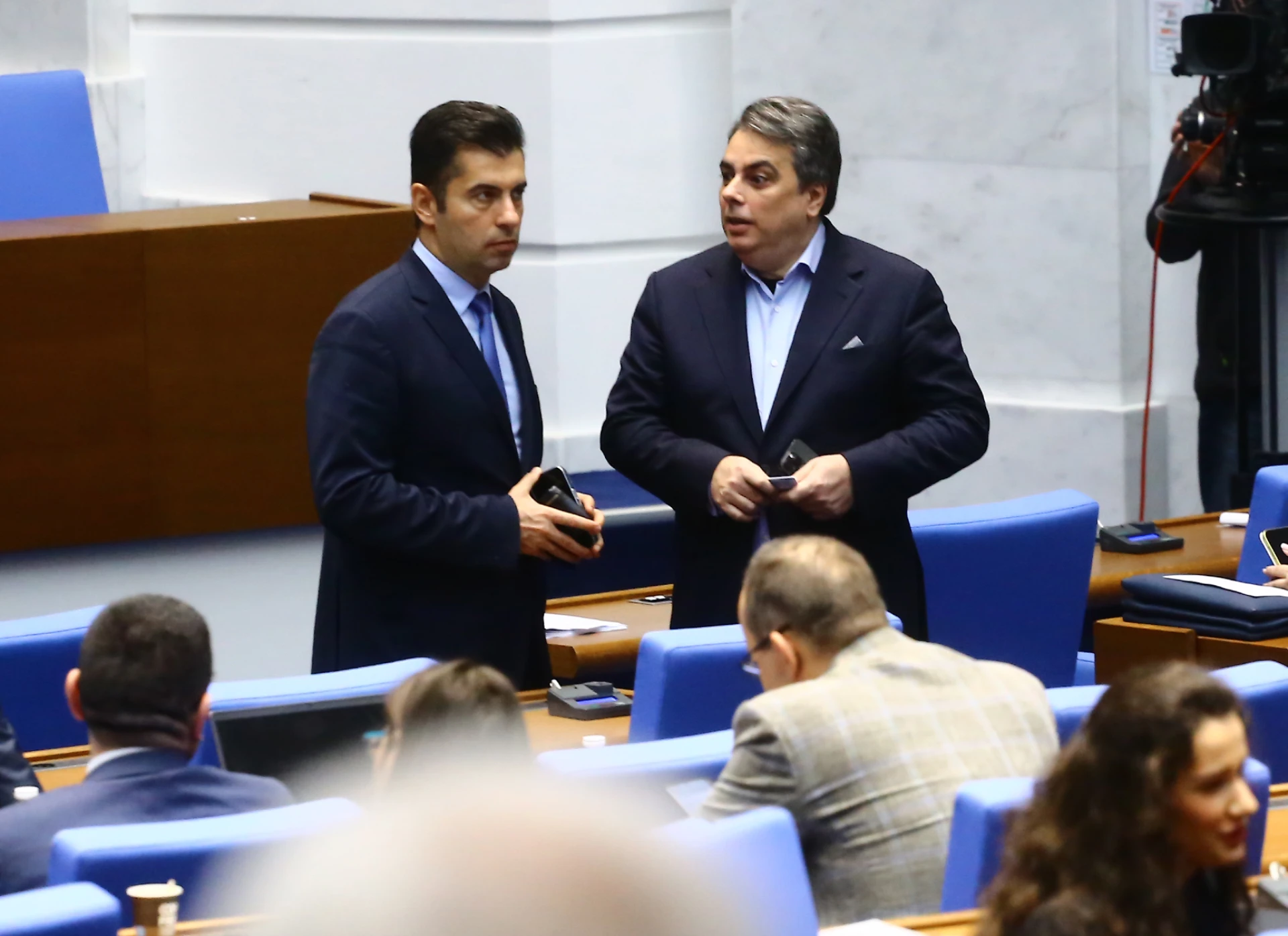 Политическа престрелка: ПП-ДБ не са на себе си след ножа в гърба, отправиха люти обвинения