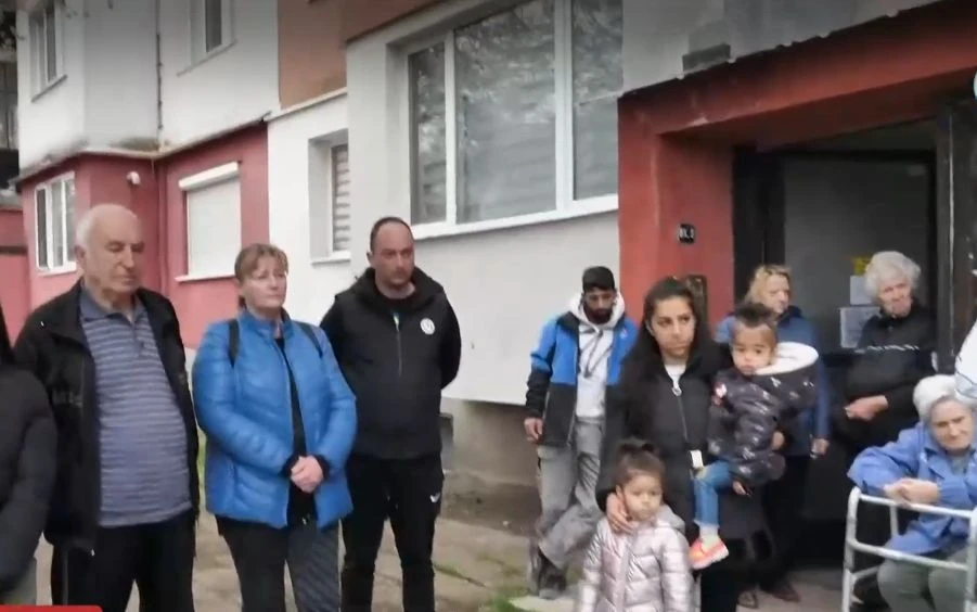Живот в страх: Перничани подложени на истински ад от психично болен