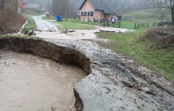 Извънредно положение в Хърватия! Цели села са под вода СНИМКИ