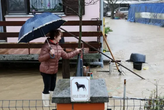 Извънредно положение в Хърватия! Цели села са под вода СНИМКИ