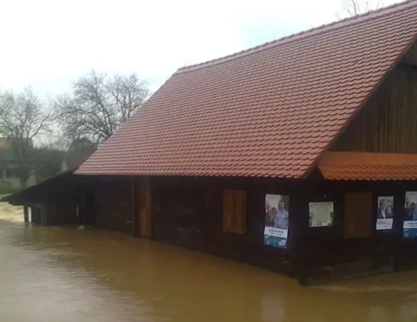 Извънредно положение в Хърватия! Цели села са под вода СНИМКИ