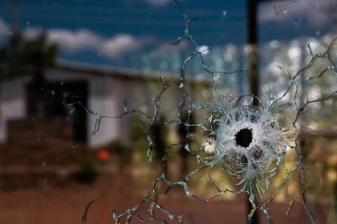 Жена от разстреляния офис: От СДВР гърмяха по нас, куршумът мина през цялата зала