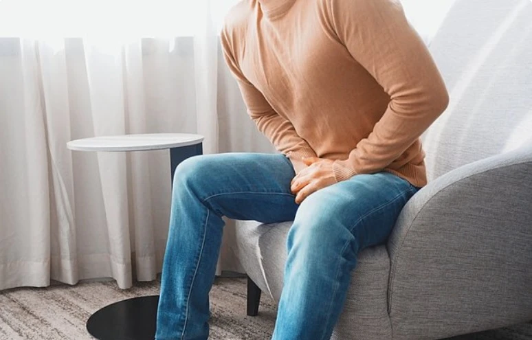 Мъж се опита да повтори поза от порното и едва не си счупи гърба 18+
