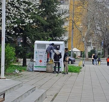 Бране на дрехи в Бургас: Редно ли е? 