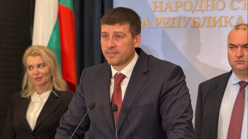 Доц. Буруджиева пред БЛИЦ: ПП сами се унищожават, Доган загуби 2 битки, чакат ни избори 2 в 1, ако...