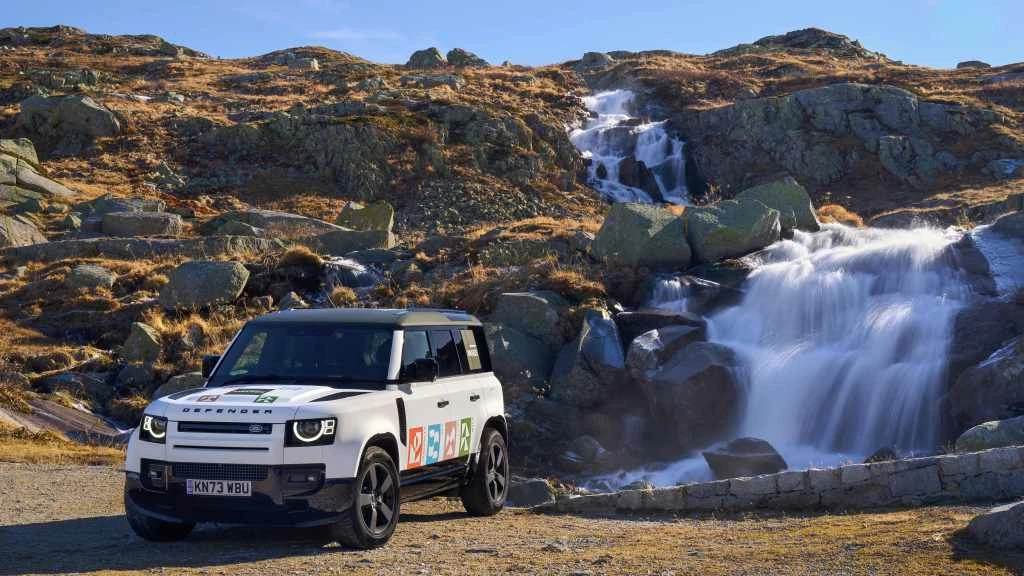 Defender обещава подкрепа за местните герои в опазването на природата и хуманитарната дейност с инициативата “Defender Awards” 