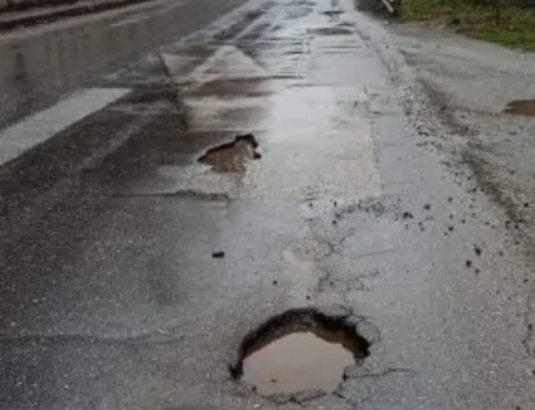 Кмет на наш град показа нов път убиец, спешно трябва ремонт