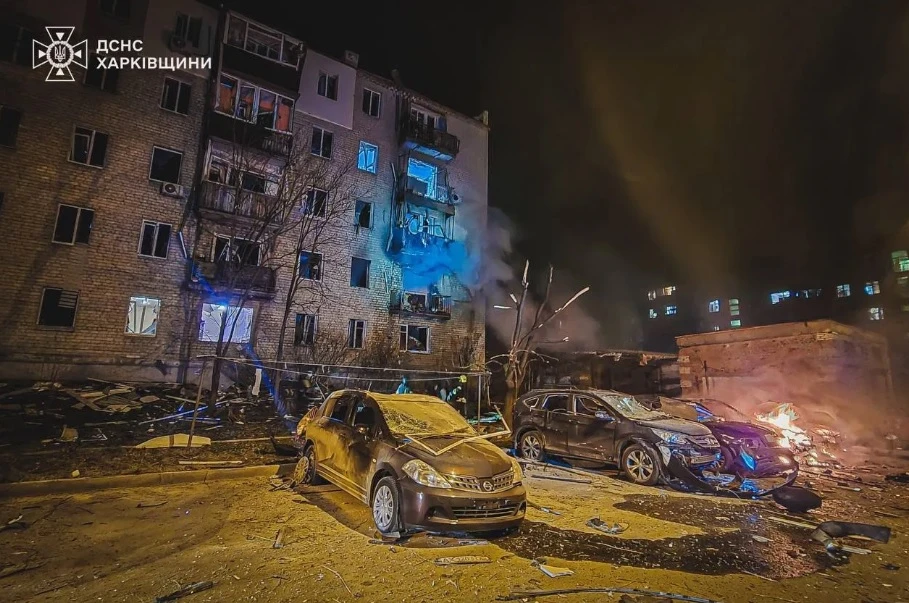 Руските сили поразиха жилищни сгради в Харков тази нощ, дрон се приближи към Москва  СНИМКИ