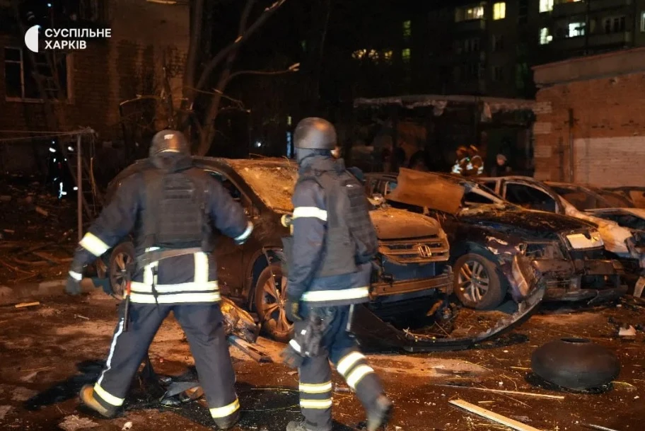 Руските сили поразиха жилищни сгради в Харков тази нощ, дрон се приближи към Москва  СНИМКИ