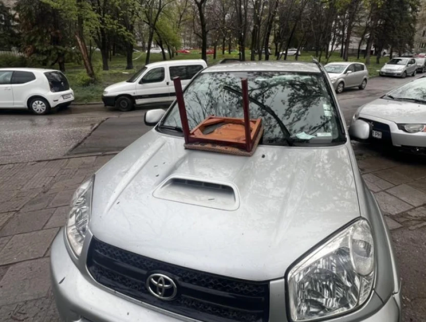 Зрелище в София: Шофьор получи нестандартна забележка СНИМКИ