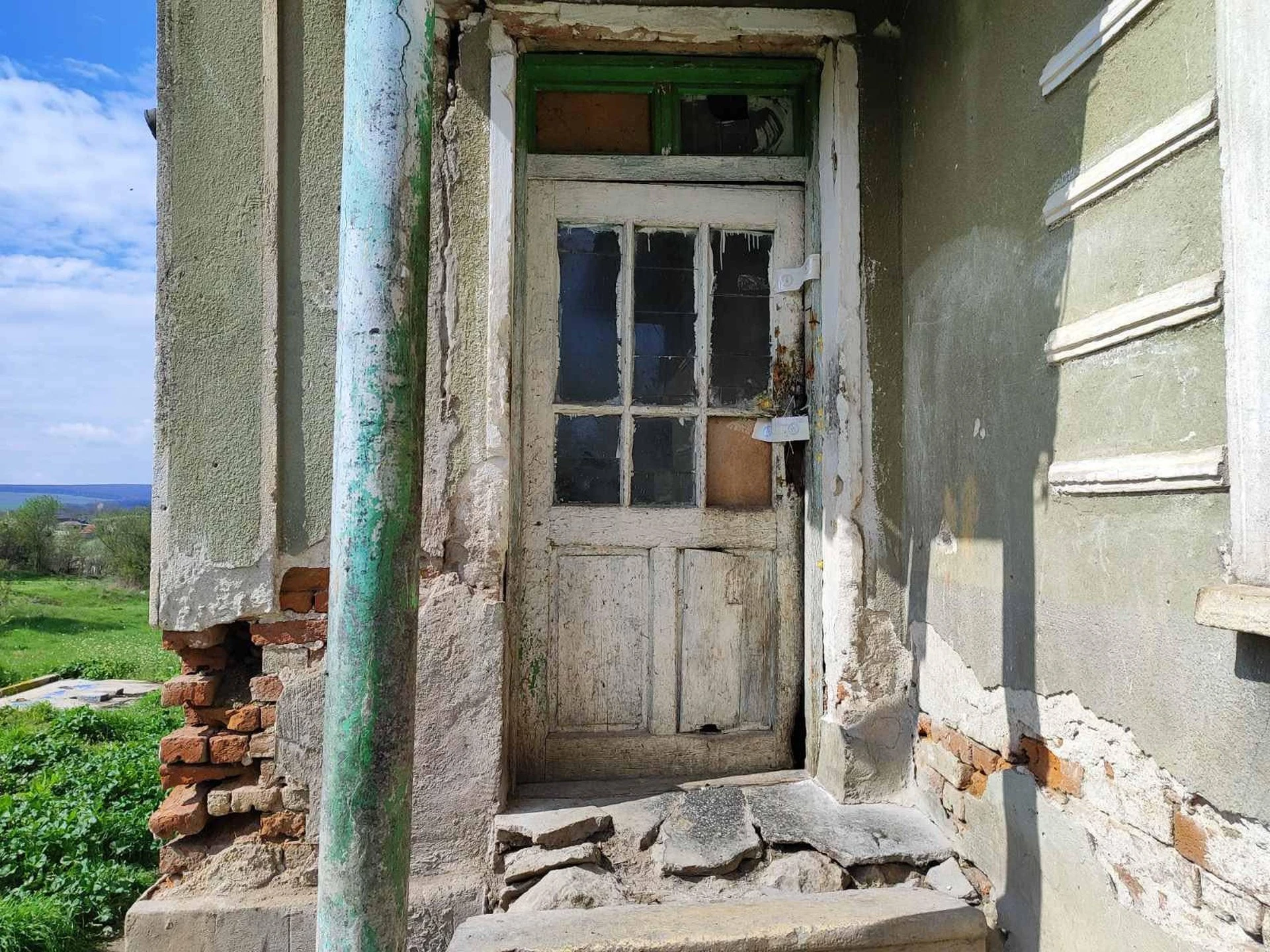 Брутално убийство в Шуменско СНИМКИ