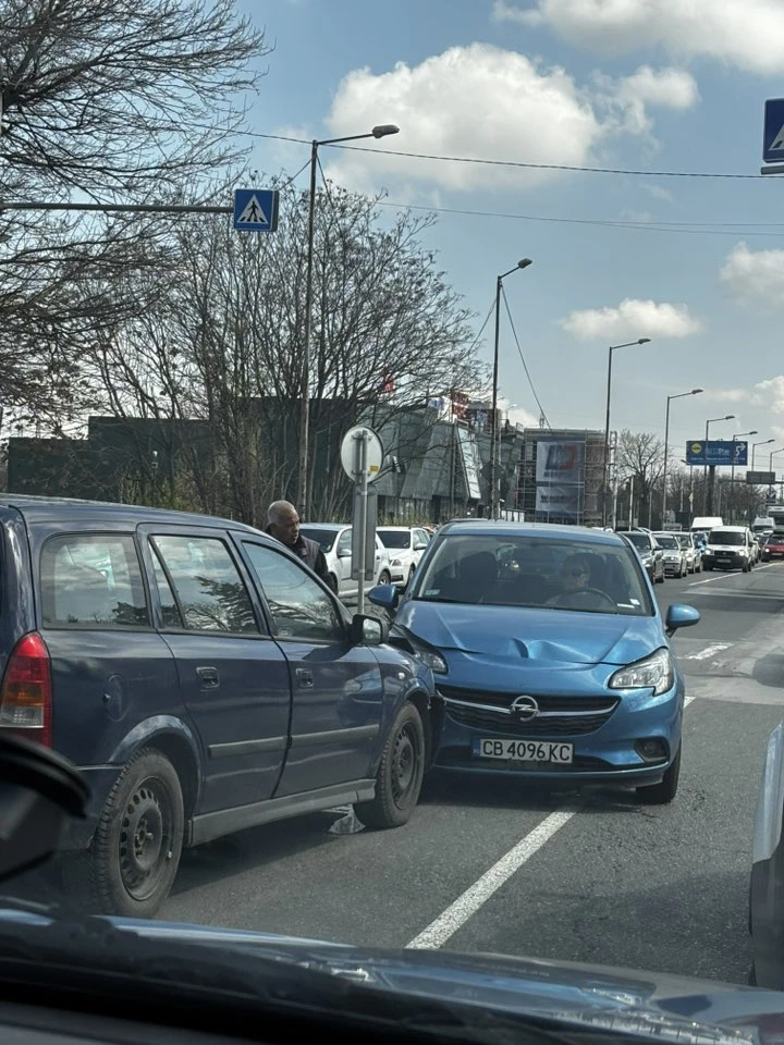 Зверско меле в София, зрелищни СНИМКИ